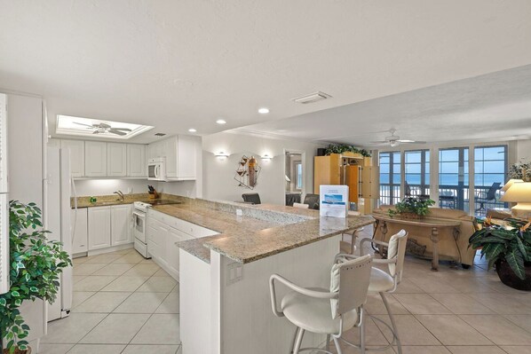 Interior - Crystal Sands Tower Unit 509 - Beachfront (SARASOTA)