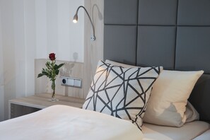 Junior Studio Suite | Desk, free WiFi, bed sheets