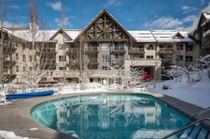 A heated pool - Ski-in/out apartment | Shared Hot Tub, Pool & Gym | Superb location (Whistler)