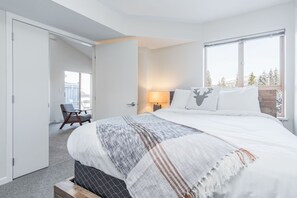 3 室のベッドルーム、アイロン / アイロン台、WiFi、ベッドシーツ