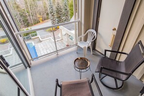 Property grounds - Family friendly | Walk to Blackcomb | Hot tub (Whistler)