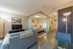 1 camera, Wi-Fi (a pagamento), lenzuola