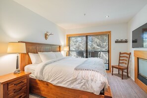 4 habitaciones, tabla de planchar con plancha, wifi y ropa de cama 