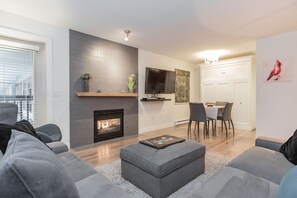 Téléviseur, foyer, lecteur de DVD