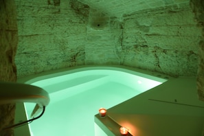 Tina de hidromasaje interior