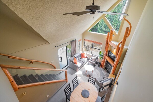 Télévision, cheminée