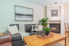 Téléviseur, foyer, chaîne audio