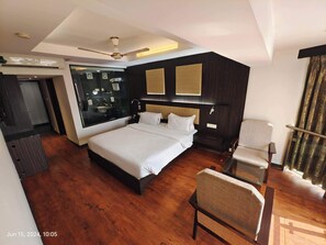 Club Room - The Oasis -Vadodara  (Vadodara)