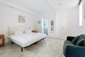 4 camere, ferro/asse da stiro, Wi-Fi gratuito, lenzuola