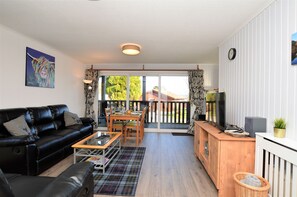 Smart TV, books - Fantasticprivate lodge in Hunters Quay Holiday Village, Dunoon, sleeping 4 persons (Dunoon)