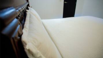 Basic Triple Room, 1 Bedroom | Individually furnished, iron/ironing board, free WiFi, bed sheets