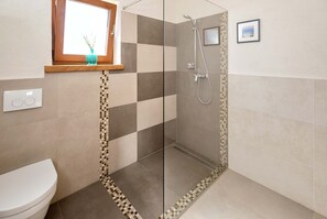 Luxury Villa | Bathroom