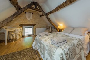 4 slaapkamers, een strijkplank/strijkijzer, wifi