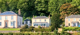 Ardmun House -  waterfront villa that sleeps 6 guests  in 4 bedrooms