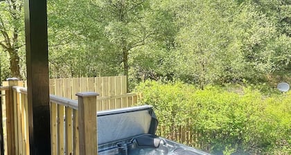 Ash Lodge in der Nähe von Dunoon. Haustierfreundliche, preiswerte Unterkunft für 2 Personen