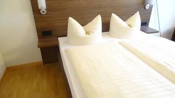 1 chambre, décoration personnalisée, ameublement personnalisé, bureau