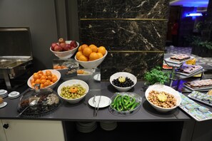 包含每日自助早餐