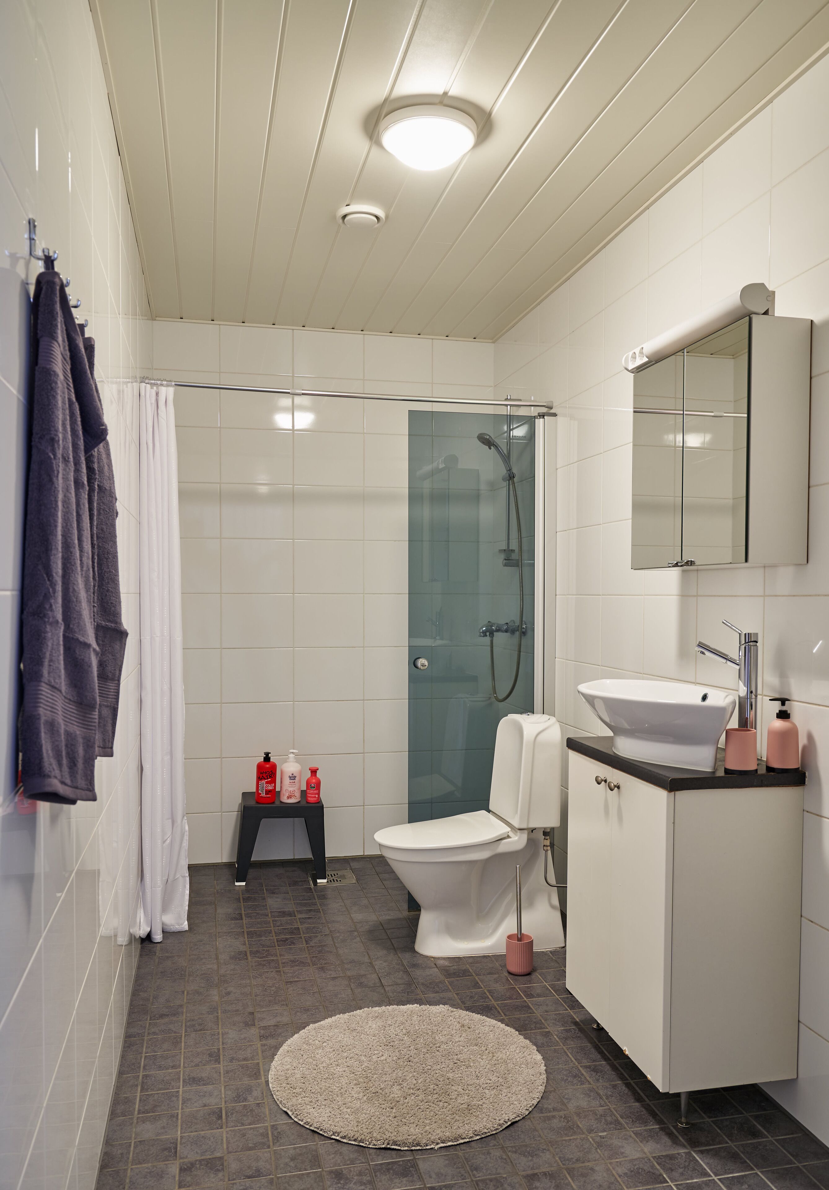duplex | bathroom | shower, free toiletries, hair dryer, towels