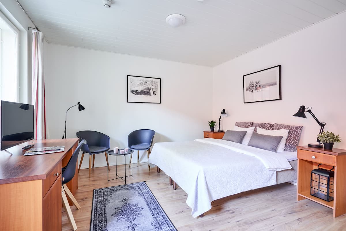 3 chambres, literie hypoallergénique, bureau