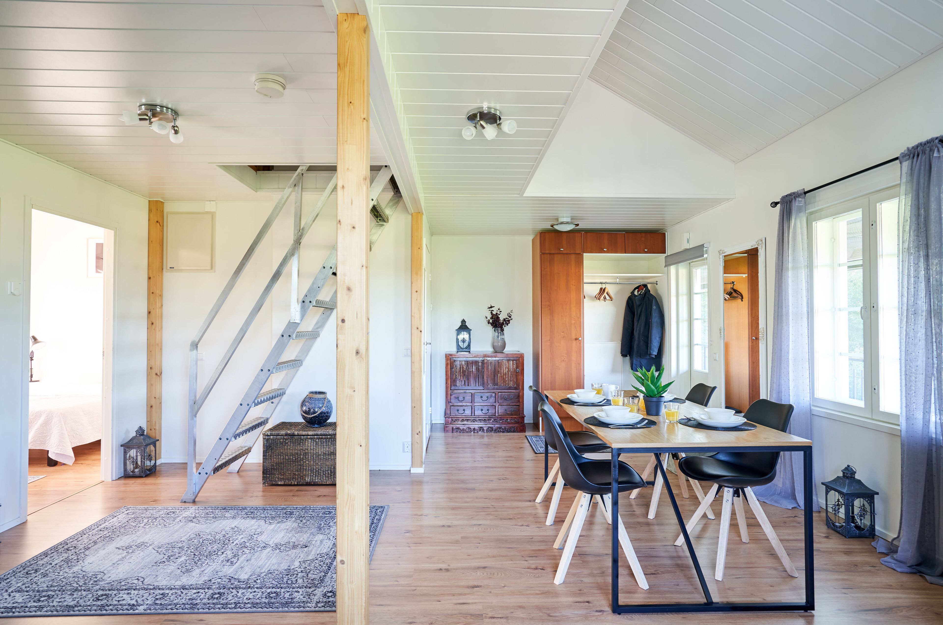 Maisonette | Essbereich im Zimmer