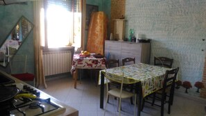 Free daily buffet breakfast - Casa Arcobaleno (Rome)