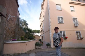 Exterior - Casa Arcobaleno (Rome)