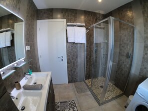 Shower, hair dryer, bidet, towels - Rigoletto Massena hyper center, 5 min beaches (Nice)