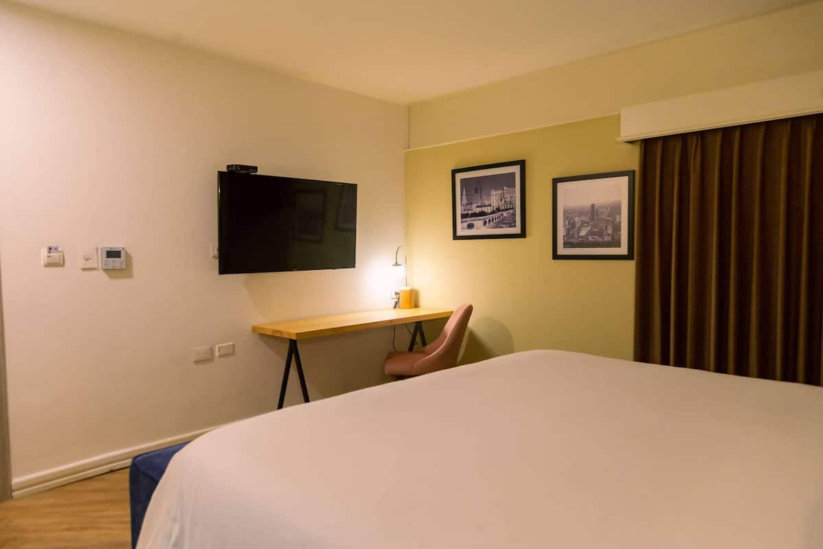 1 bedroom, minibar, in-room safe, desk