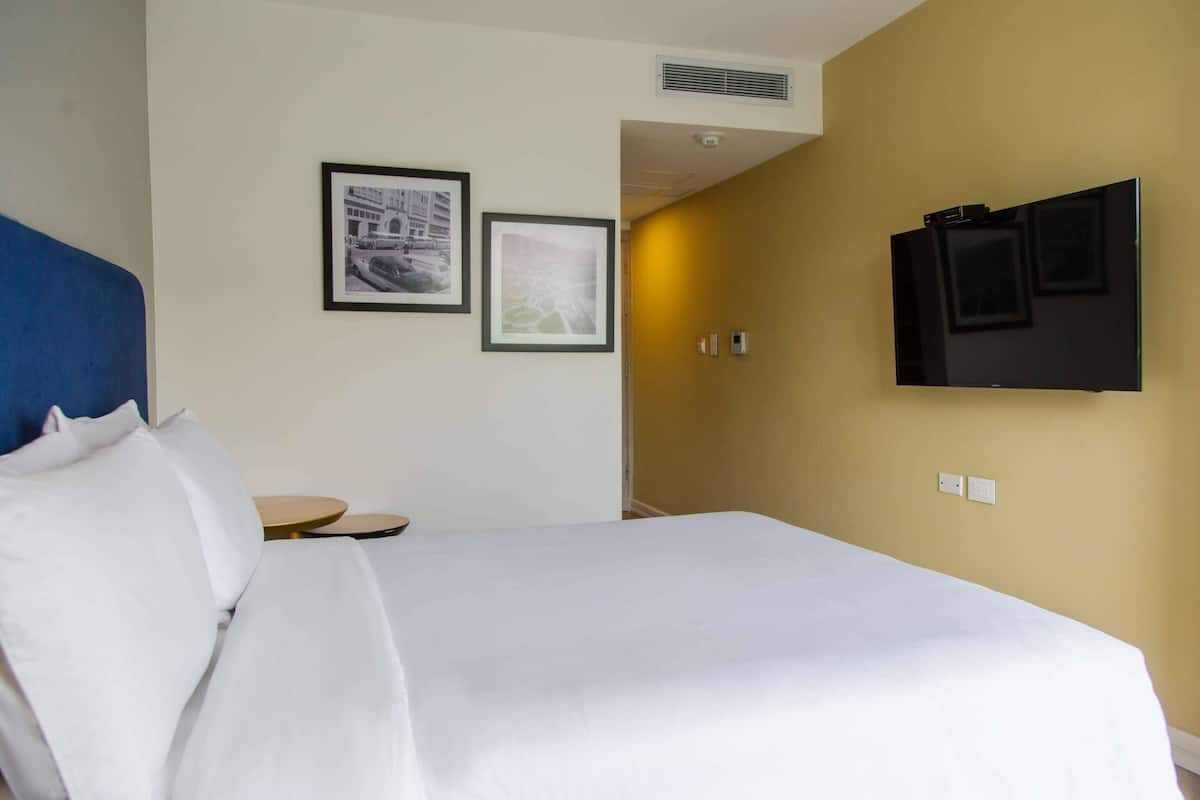 1 bedroom, minibar, in-room safe, desk