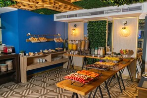 Free daily full breakfast
