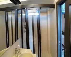 Double Room, Private Bathroom | Bathroom | Hair dryer, towels - MamaBed (Naples)