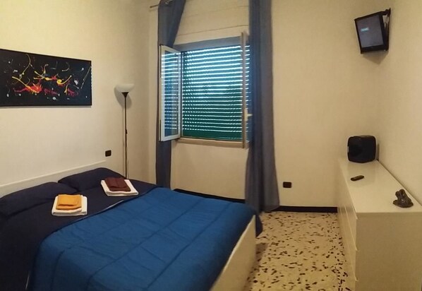 Double Room, Private Bathroom | Premium bedding, free WiFi, bed sheets - MamaBed (Naples)