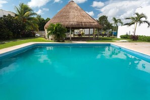 Outdoor pool - Casa Greta (Playa del Carmen)