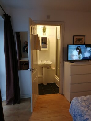 Studio, 1 chambre | Salle de bain