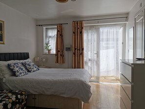 Unclassified image, 5 of 65, button - Populus House (Cambridge)