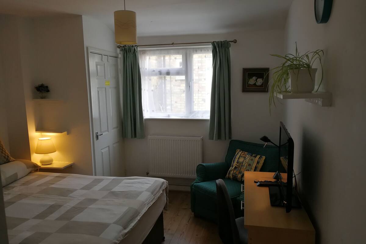 Room 1 - Ground floor