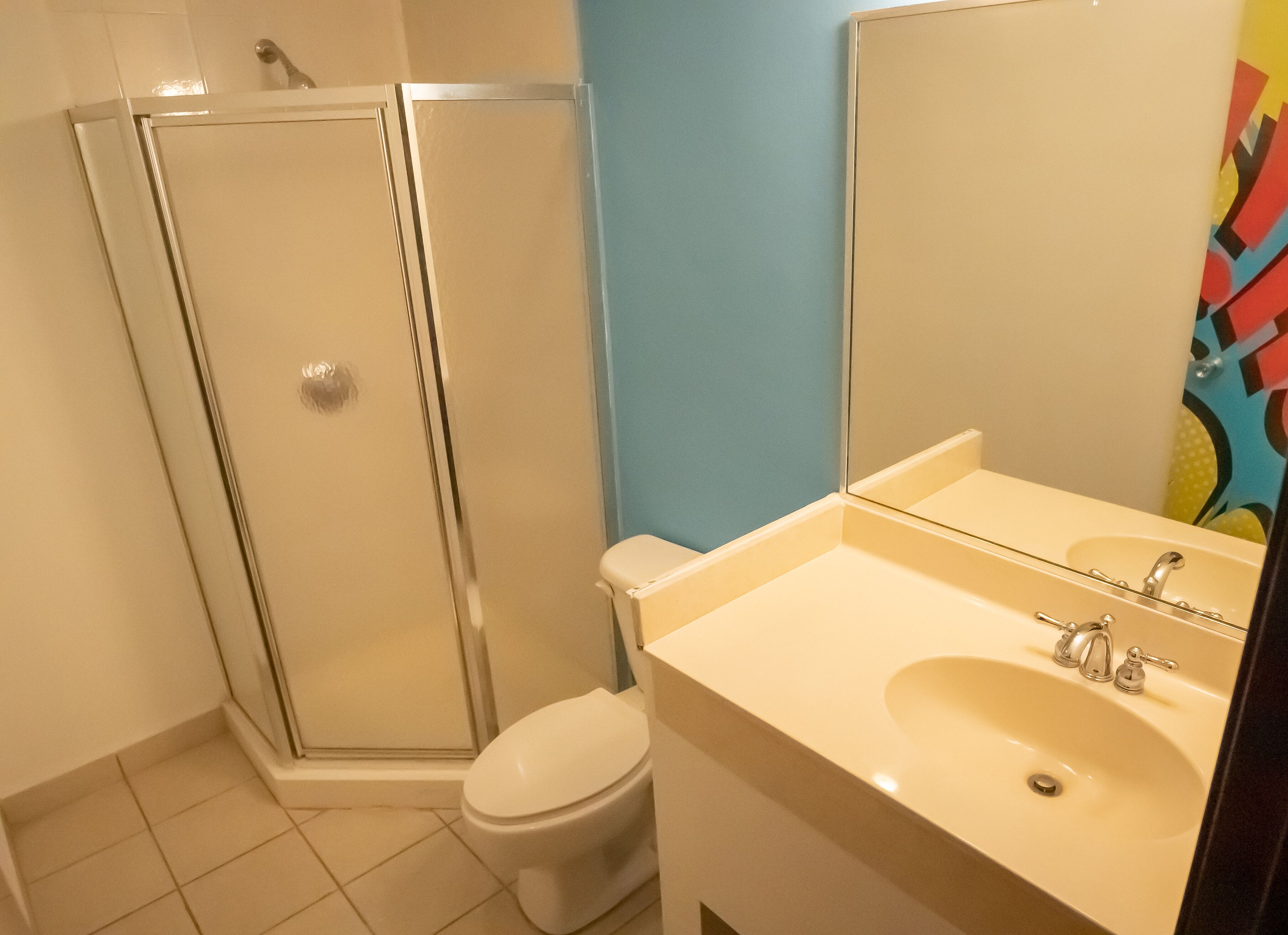 shower, free toiletries, bathrobes, towels