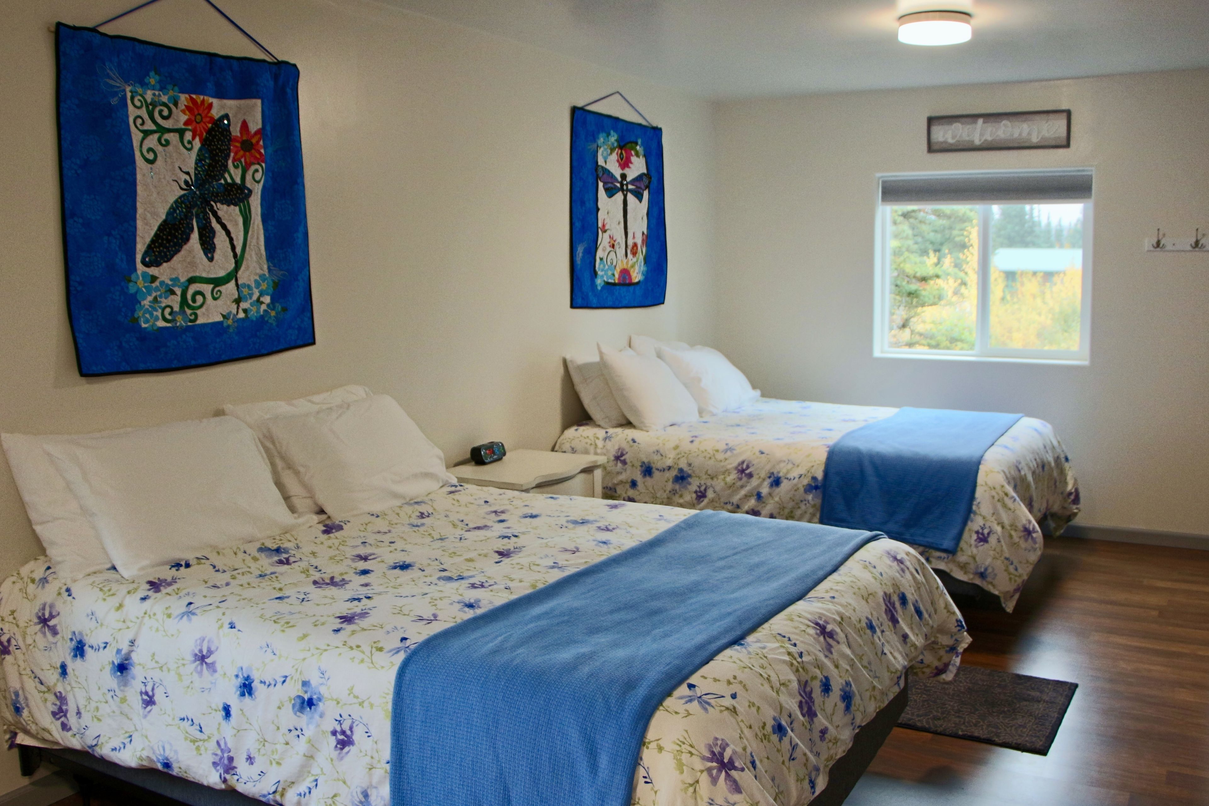 Deluxe Cabin, 2 Queen Beds, Non Smoking | Individually decorated, individually furnished, blackout curtains
