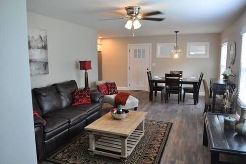 Comfortable 3BR/2Bath in Historic Downtown Cleveland TN