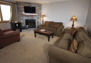 Kettle Brook Two Bedroom 1 Bath Ski In/Out | Living room | 47-inch LCD TV with cable channels, TV