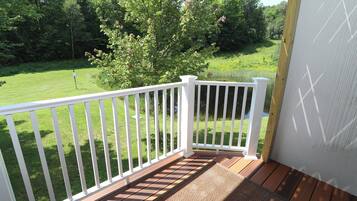 Room, 1 Bedroom (Kettle Brook, Ski In/Out) | Terrace/patio