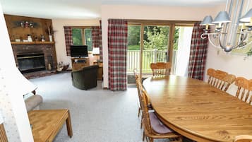 Room, 1 Bedroom (Kettle Brook, Ski In/Out) | Living area | 47-inch LCD TV with cable channels, TV