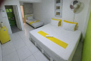 Habitación de diseño con 1 cama doble o 2 individuales, no fumadores | Minibar y espacio para trabajar con un portátil