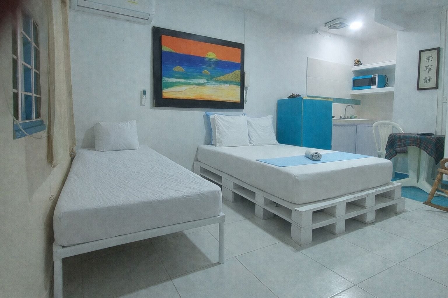 Habitación triple de diseño, 1 cama doble, no fumadores | Minibar y espacio para trabajar con un portátil