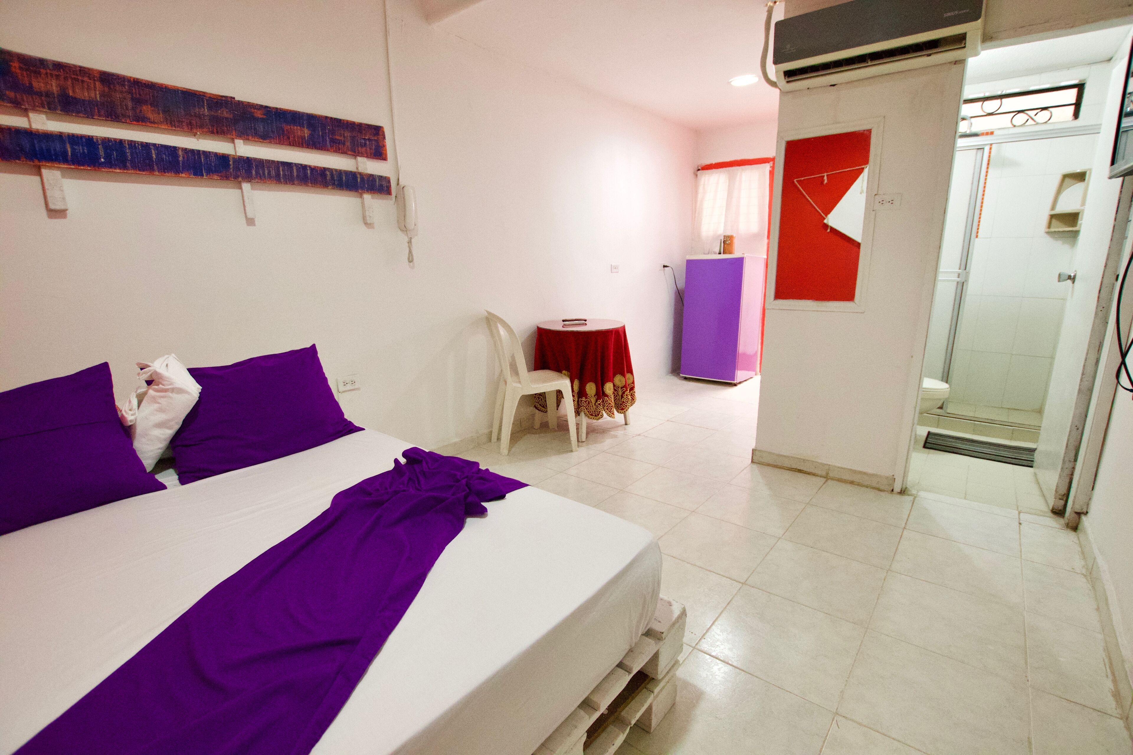 Minibar, sistema de insonorización y camas plegables/adicionales 