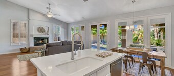 ☼ Stunning Scottsdale Retreat with Backyard Putting Green for Golf Enthusiast!