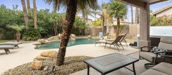 ☼ Stunning Scottsdale Retreat with Backyard Putting Green for Golf Enthusiast!