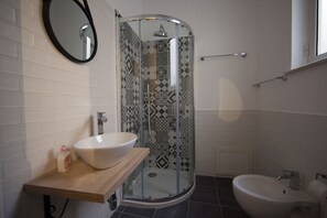 Chambre Tradition Double ou avec lits jumeaux (La Cuba) | Salle de bain