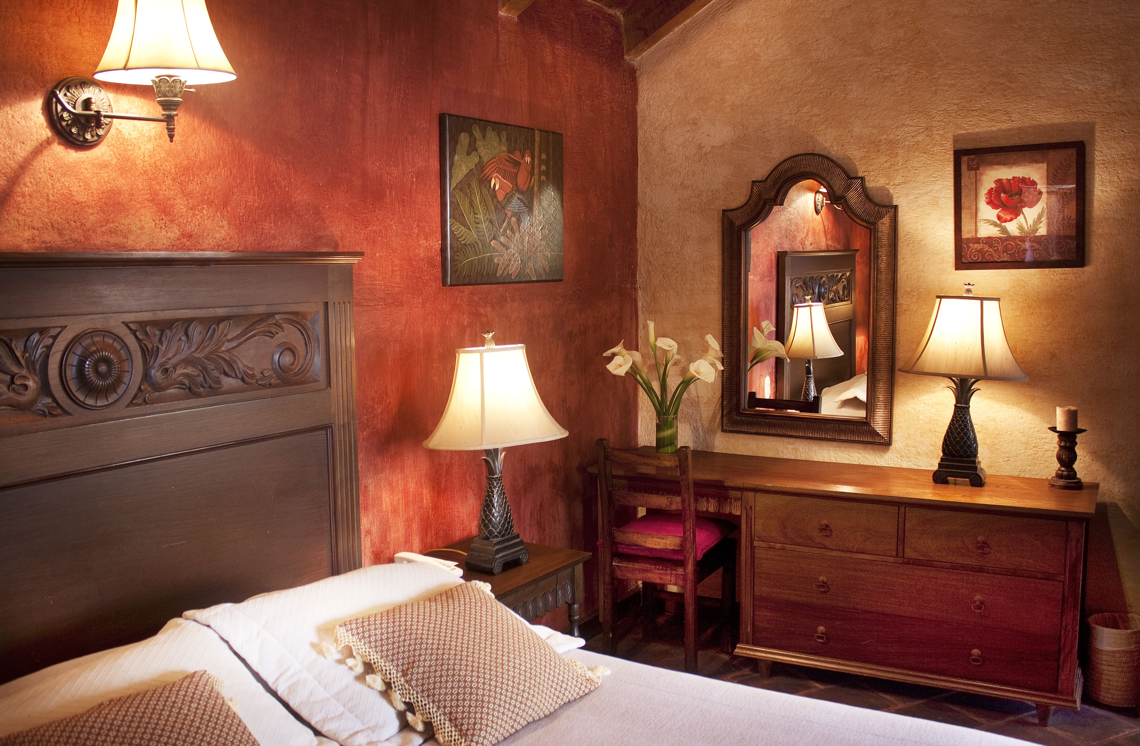 deluxe double room, 1 queen bed, non smoking | in-room safe, desk, free wifi, bed sheets