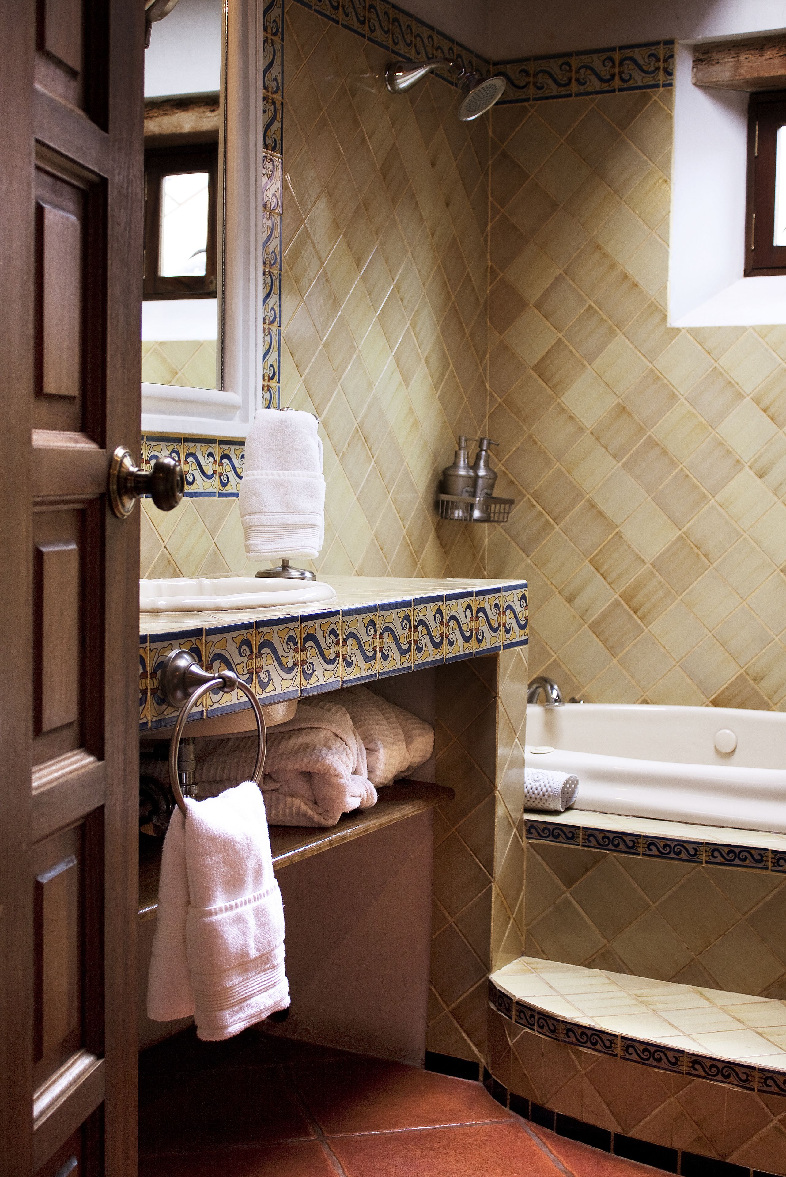 honeymoon double room, 1 king bed, non smoking | in-room safe, desk, free wifi, bed sheets